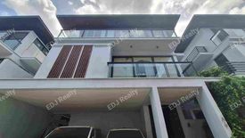 5 Bedroom House for sale in Mariana, Metro Manila near LRT-2 Gilmore