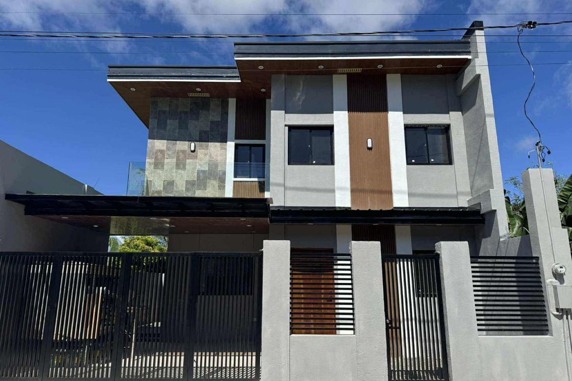 Colinas Verdes Estate: HOUSE AND LOT FOR SALE - 200 sqm Floor Area, 2-Car Garage 18.5M RUSH SALE