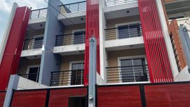 4 Bedroom Townhouse for sale in Kamuning, Metro Manila near MRT-3 Kamuning