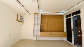 4 Bedroom Townhouse for sale in Central, Metro Manila near MRT-3 Quezon Avenue