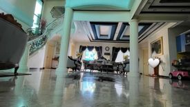 5 Bedroom House for sale in Moonwalk, Metro Manila