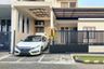 4 Bedroom House for sale in Batununggal, West Java