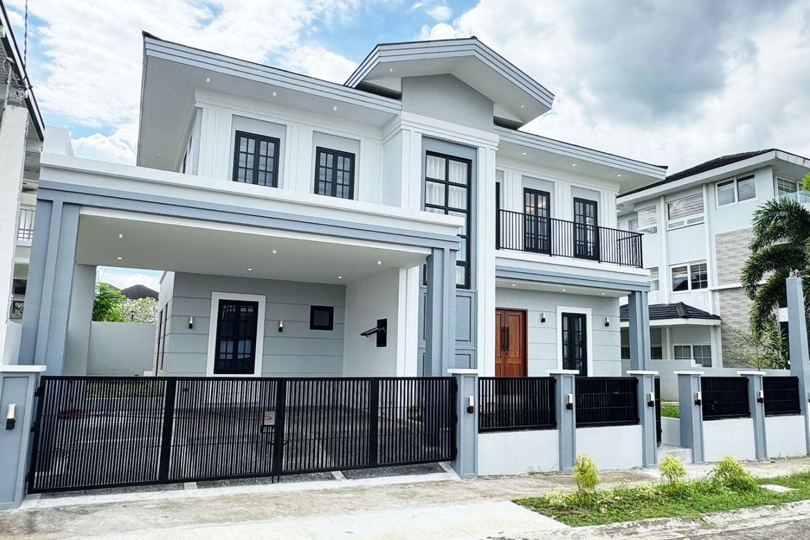 Stunning Newly Built Gorgeous House and Lot For Sale in South Forbes, Silang Cavite
