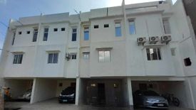 Townhouse for sale in Quirino 2-A, Metro Manila near LRT-2 Anonas