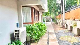 5 Bedroom House for rent in Urdaneta Village, Bangkal, Metro Manila near MRT-3 Magallanes