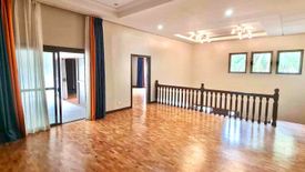 5 Bedroom House for rent in Urdaneta Village, Bangkal, Metro Manila near MRT-3 Magallanes