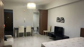 Condo for sale in San Lorenzo, Metro Manila near MRT-3 Ayala