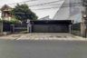 Rumah dijual dengan 7 kamar tidur di Kampung Tengah, Jakarta