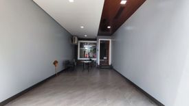 3 Bedroom Townhouse for sale in Central, Metro Manila