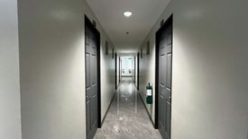 1 Bedroom Shophouse for rent in San Lorenzo, Metro Manila near MRT-3 Ayala