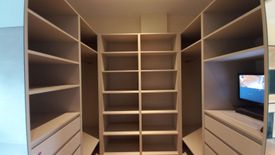 4 Bedroom Townhouse for sale in Central, Metro Manila