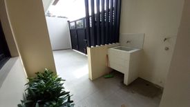 4 Bedroom Townhouse for sale in Central, Metro Manila