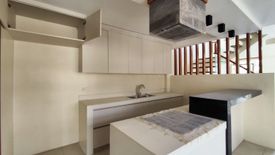 5 Bedroom Townhouse for sale in Santa Mesa, Metro Manila near LRT-2 V. Mapa