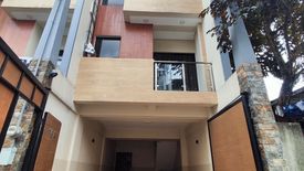 4 Bedroom Townhouse for sale in Kamuning, Metro Manila near MRT-3 Kamuning