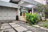 Rumah dijual dengan 5 kamar tidur di Cihapit, Jawa Barat