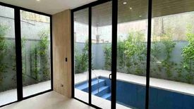 7 Bedroom House for sale in White Plains, Metro Manila