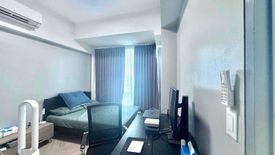 2 Bedroom Condo for sale in EIGHT FORBESTOWN ROAD, Bagong Tanyag, Metro Manila