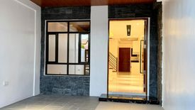 3 Bedroom House for sale in Manuyo Dos, Metro Manila