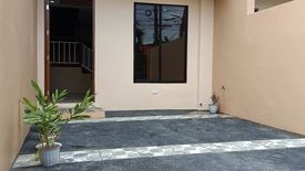 3 Bedroom Townhouse for sale in Pulang Lupa Uno, Metro Manila