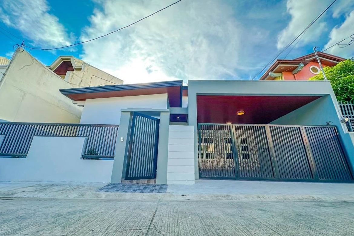 Fully Renovated Bungalow House in BF Resort Village Las Pinas