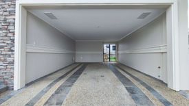 5 Bedroom Townhouse for sale in Almanza Dos, Metro Manila