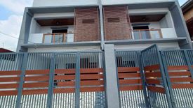 5 Bedroom House for sale in Manuyo Dos, Metro Manila