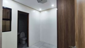 4 Bedroom Townhouse for sale in Kamuning, Metro Manila near MRT-3 Kamuning