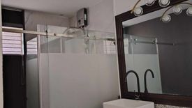 6 Bedroom House for sale in Villa Nogales, Laguna