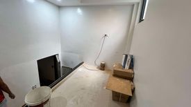 5 Bedroom Townhouse for sale in Paang Bundok, Metro Manila