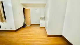 Condo for sale in Guadalupe Viejo, Metro Manila near MRT-3 Guadalupe