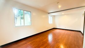 4 Bedroom House for rent in San Lorenzo, Metro Manila near MRT-3 Ayala