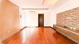 4 Bedroom House for rent in San Lorenzo, Metro Manila near MRT-3 Ayala