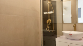 Townhouse for rent in Moonwalk, Metro Manila