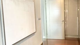 4 Bedroom Condo for sale in San Lorenzo, Metro Manila near MRT-3 Ayala