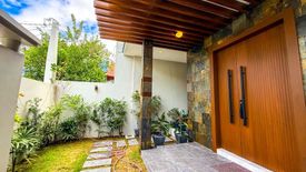 5 Bedroom House for sale in Talon Dos, Metro Manila