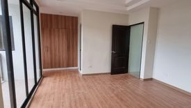 4 Bedroom House for sale in Talon Dos, Metro Manila