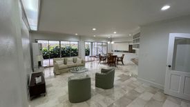 4 Bedroom Townhouse for rent in San Lorenzo, Metro Manila near MRT-3 Magallanes