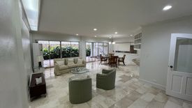 4 Bedroom House for rent in San Lorenzo, Metro Manila near MRT-3 Ayala