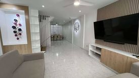 3 Bedroom Townhouse for sale in Kapitolyo, Metro Manila