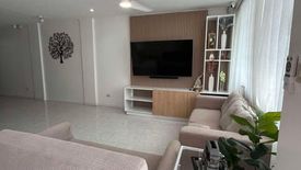 3 Bedroom Townhouse for sale in Kapitolyo, Metro Manila