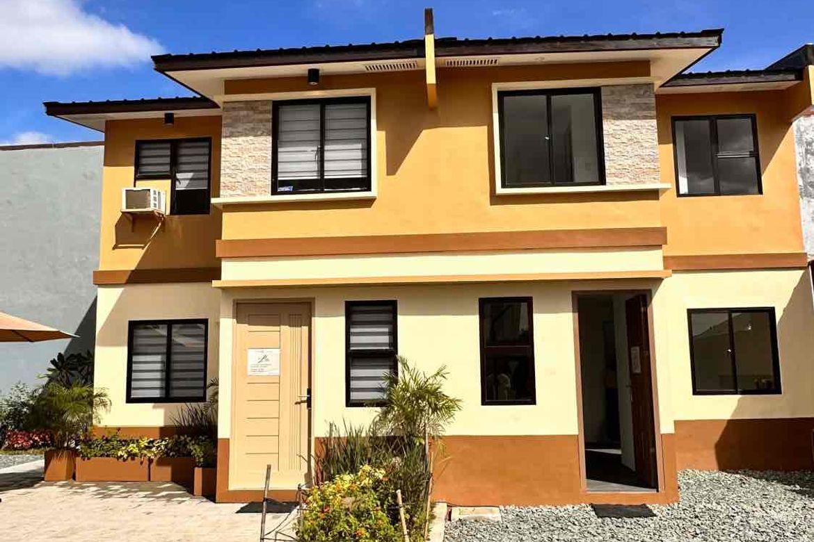 🏡 FOR SALE: 2BR LIA Townhouse in Lancaster New City