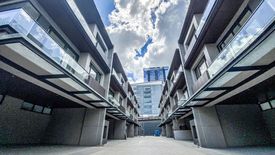 5 Bedroom Townhouse for sale in San Nicolas, Metro Manila