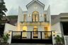 4 Bedroom House for sale in Gunung Anyar, East Java