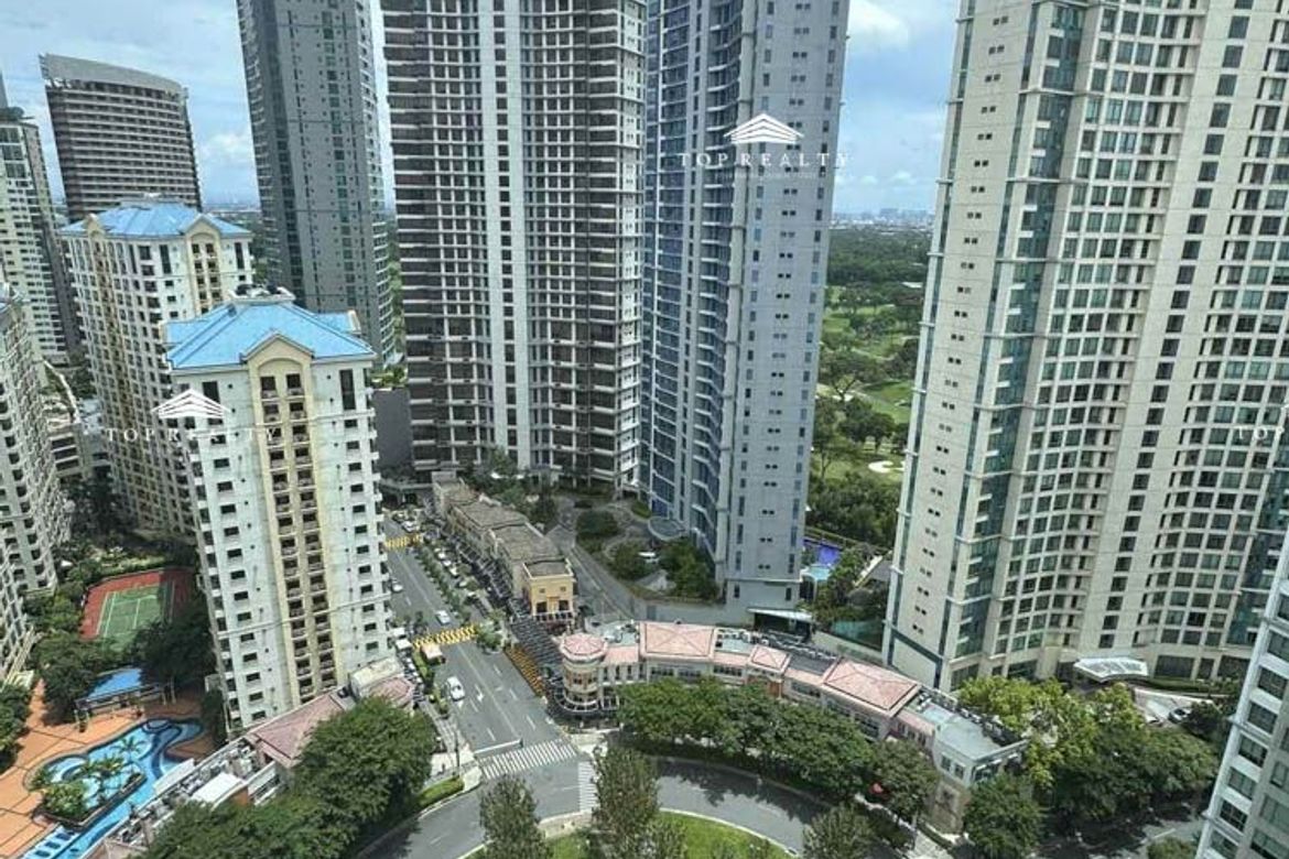 145 sqm Condo for Sale in at The Fort Residences in BGC, Taguig City