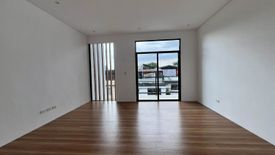 4 Bedroom Townhouse for sale in Quirino 2-A, Metro Manila near LRT-2 Anonas