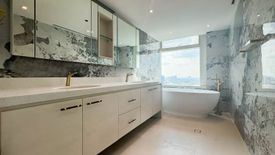 3 Bedroom Condo for sale in Urdaneta, Metro Manila near MRT-3 Buendia