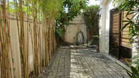 4 Bedroom House for sale in Almanza Uno, Metro Manila