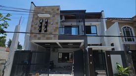 5 Bedroom House for sale in Talon Dos, Metro Manila