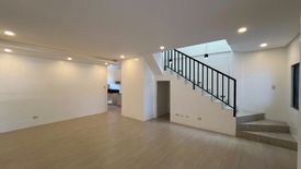 4 Bedroom House for sale in Talon Dos, Metro Manila