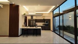 5 Bedroom House for sale in Almanza Dos, Metro Manila